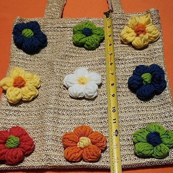 Stylish Tan and Green Tote Bag with Ample Space - Picture 9 of 12